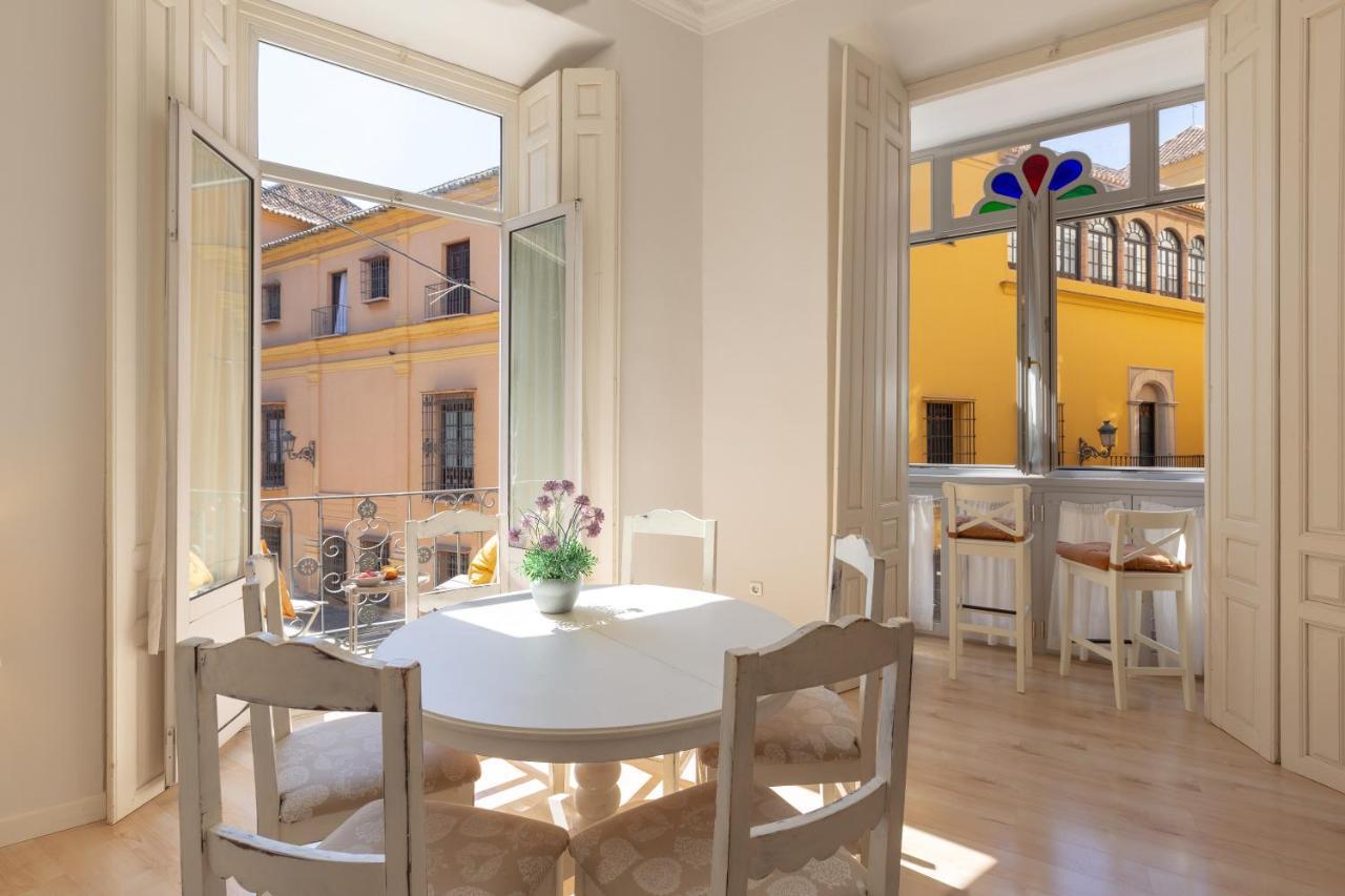 Luminoso Apartamento De Dos Habitaciones Con Vistas A Las Catedral Malaga Exterior photo