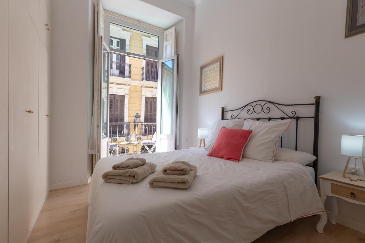 Luminoso Apartamento De Dos Habitaciones Con Vistas A Las Catedral Malaga Exterior photo